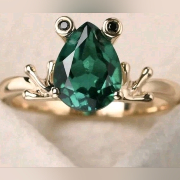 Lovely Frog🐸 Ring Gemstone Pearshape Lab Created Emerald Gold NEW Size 7 - Picture 6 of 15